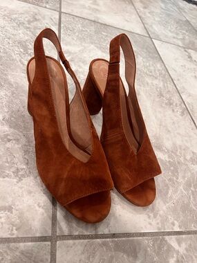 Madewell Suede Slingback Block Heels in Rust